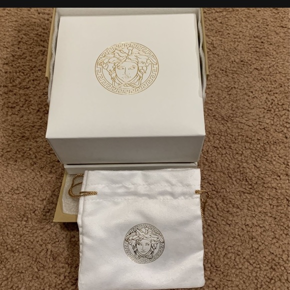 Versace watch - Picture 6 of 7